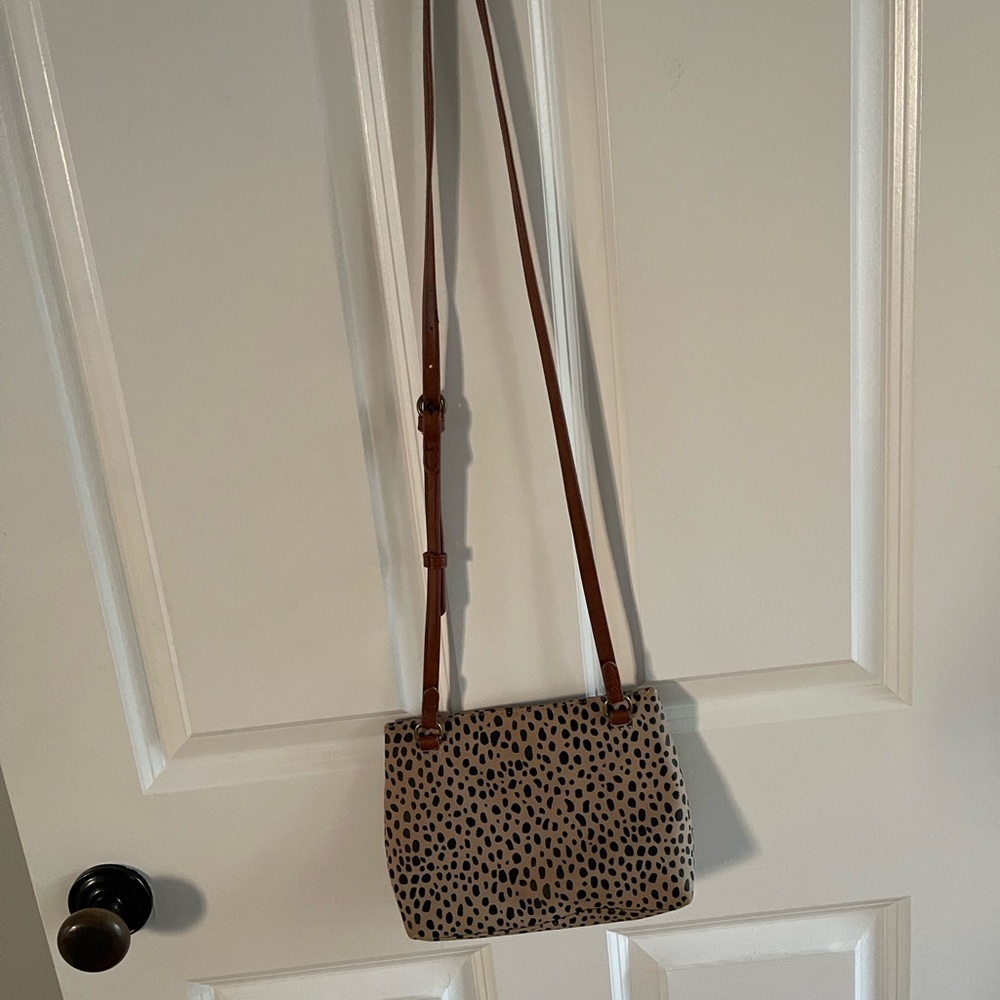 Spacious cross body spotted purse - Picture 3 of 4
